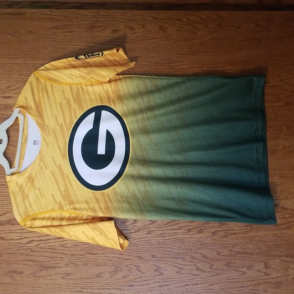 Boys Green Bay Packer shirt sleeved shirt 14/16